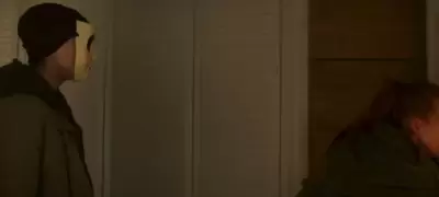 Незнакомцы. Глава 2 кадр 2